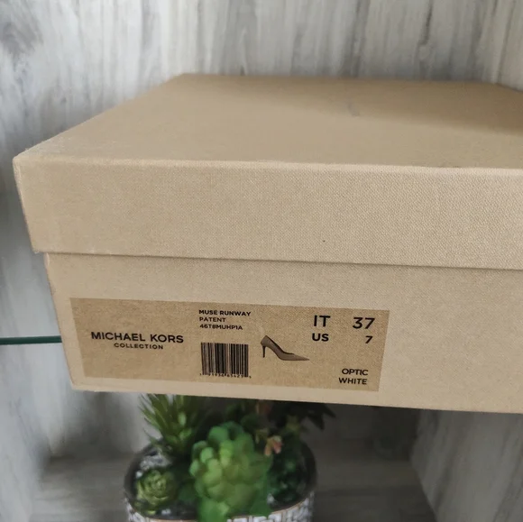 Michael Kors Collection Muse Runway Patent White Women's Heels SZ 37 - Picture 9 of 10